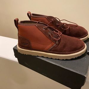 MEN SIZE TEN UGG NEUMEN INLINED CHUKKA BOOT
